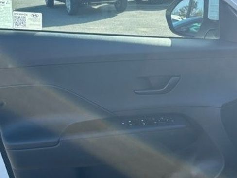 New 2026 Hyundai Kona SE image 11