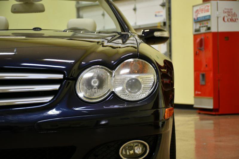 Used 2008 Mercedes-Benz SL 550 w/ P1 Pkg image 9