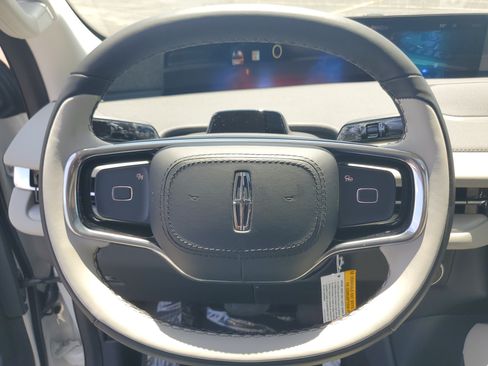 New 2026 Lincoln Navigator Reserve AWD/4WD image 16