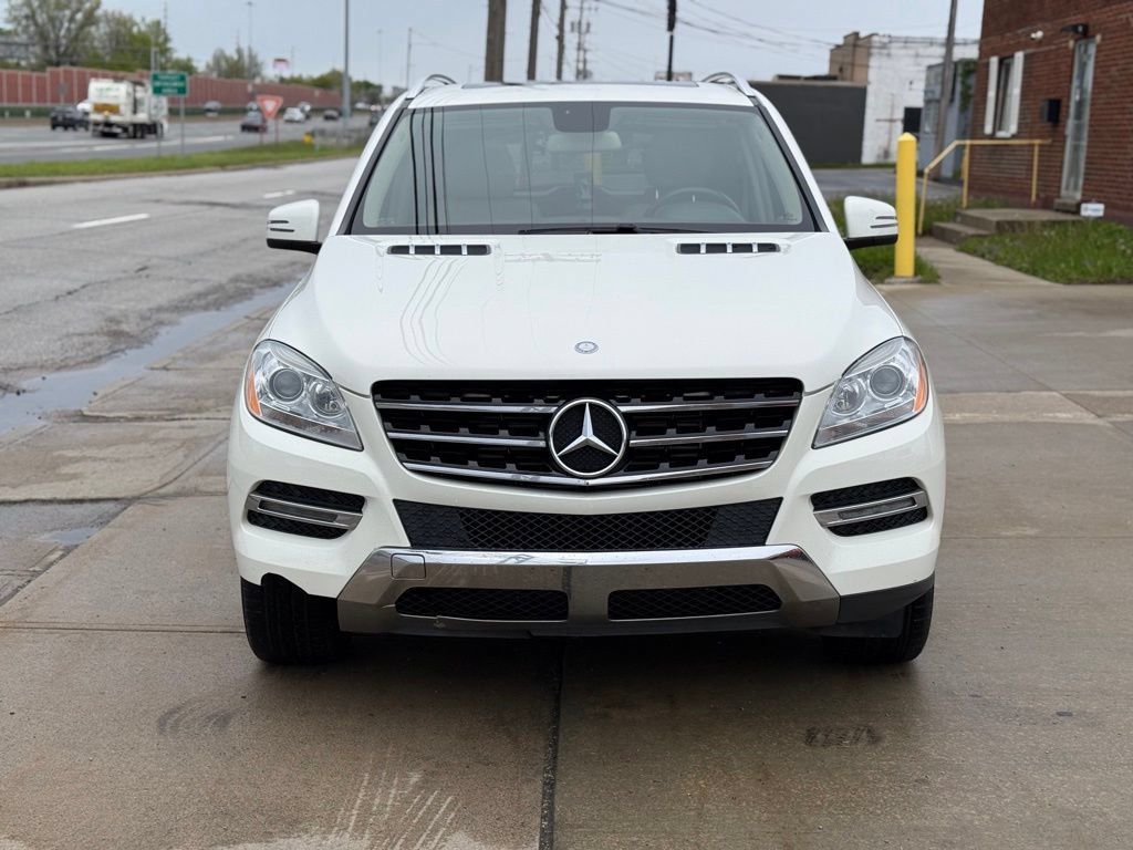 Used 2013 Mercedes-Benz ML 350 BlueTEC 4MATIC image 2