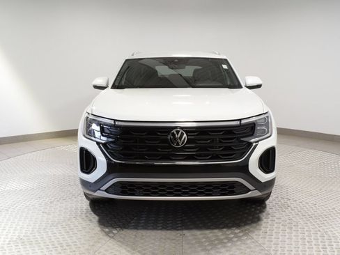 Used 2024 Volkswagen Atlas Cross Sport SE AWD/4WD image 2