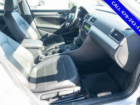 Used 2015 Volkswagen Passat 1.8T Wolfsburg Edition image 38