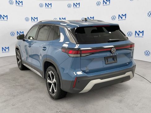 New 2026 Volkswagen Tiguan SE image 2