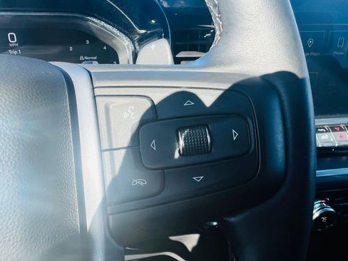 Used 2025 GMC Sierra 1500 SLT w/ SLT Premium Plus Package image 25