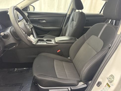 Used 2025 Nissan Sentra SV FWD image 9