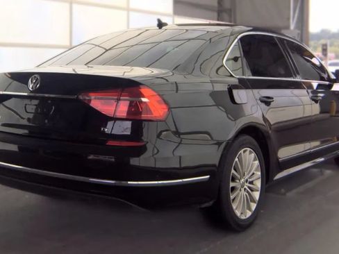 Used 2016 Volkswagen Passat 1.8T SE FWD image 3