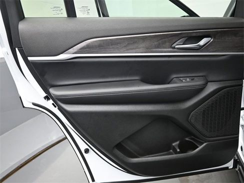 New 2025 Jeep Grand Cherokee L Limited image 14