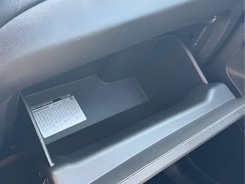 Used 2018 Chevrolet Equinox LT FWD image 30