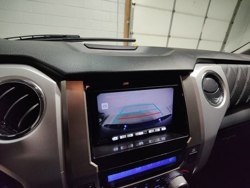 Used 2021 Toyota Tundra Platinum image 39