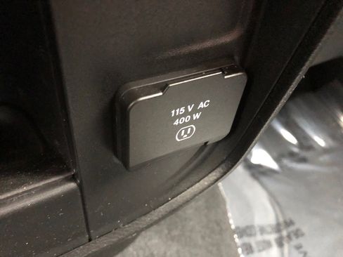 Used 2024 RAM 2500 Laramie image 33