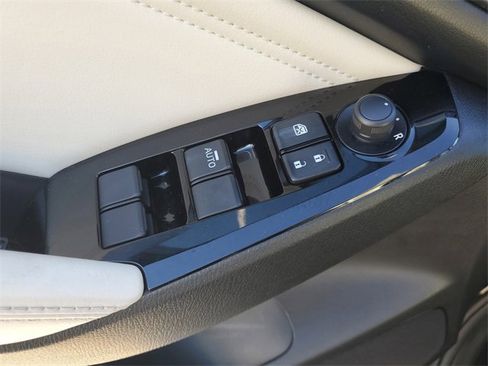 Used 2018 MAZDA MAZDA3 Grand Touring image 21