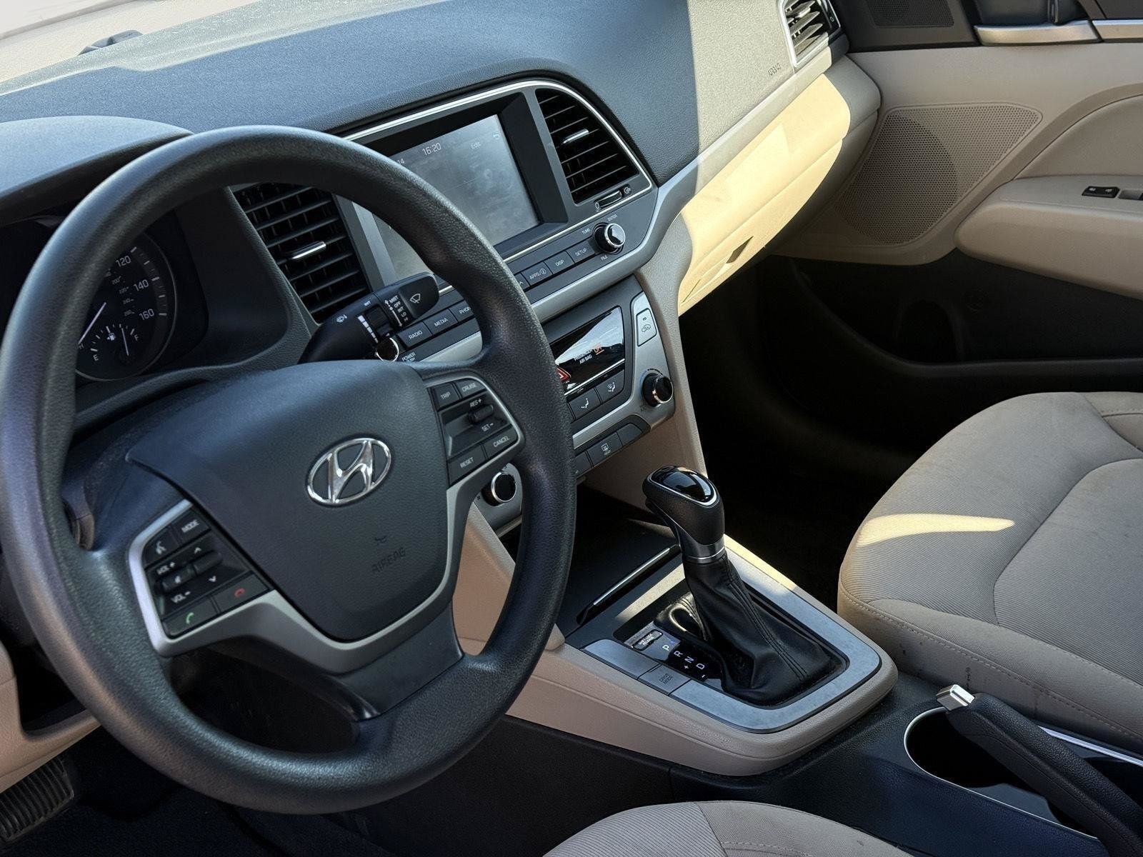 Used 2017 Hyundai Elantra SE FWD image 11