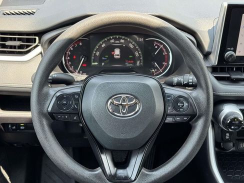 Used 2025 Toyota RAV4 XLE FWD image 10