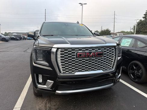 Used 2022 GMC Yukon Denali AWD/4WD image 5