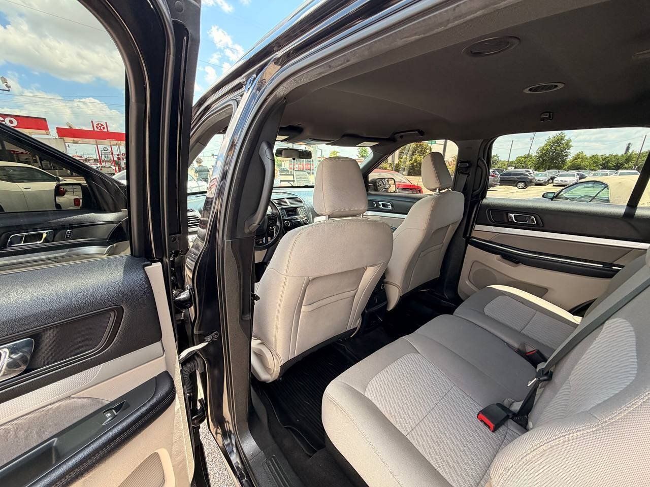 Used 2019 Ford Explorer FWD image 11