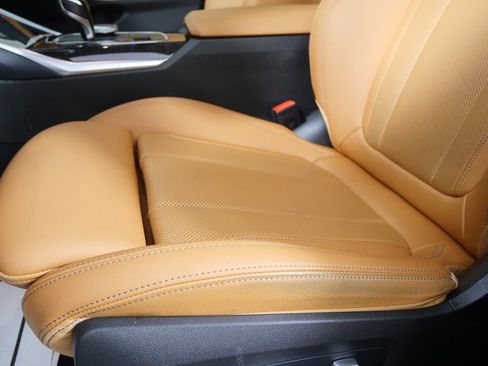 Certified 2022 BMW 330e w/ M Sport Package image 9