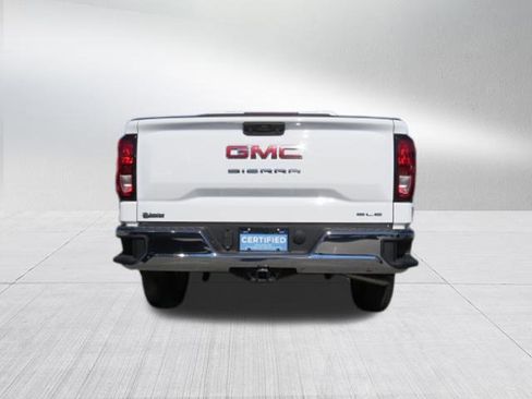 New 2026 GMC Sierra 1500 SLE image 3