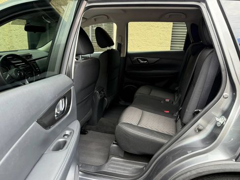 Used 2018 Nissan Rogue SV AWD/4WD image 30
