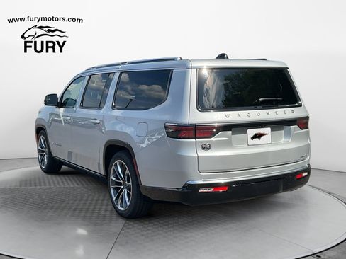 Used 2024 Jeep Wagoneer L Series III w/ Premium Group I AWD/4WD image 5