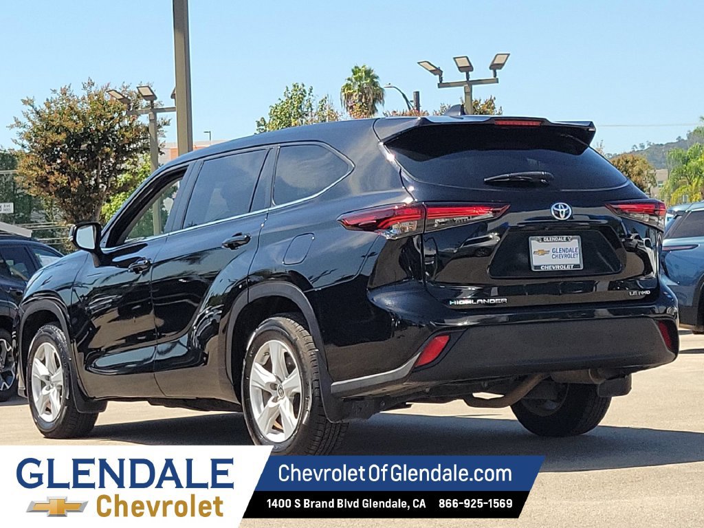 Used 2024 Toyota Highlander LE AWD/4WD image 13
