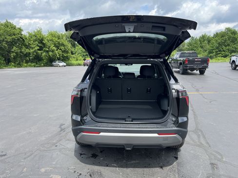 New 2027 Chevrolet Equinox LT AWD/4WD image 9