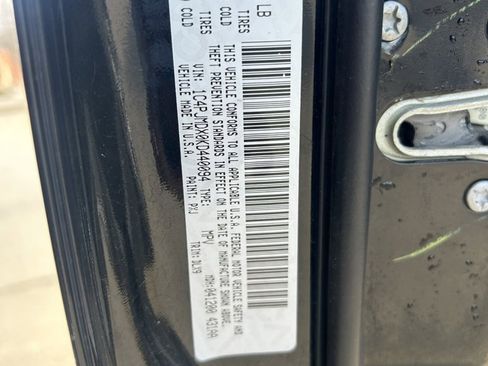 Used 2019 Jeep Cherokee Limited image 14