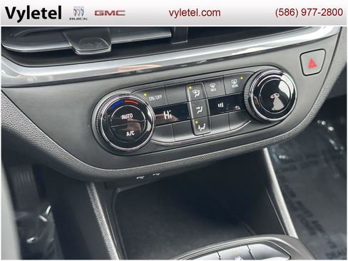 Used 2024 Buick Envista Preferred image 25