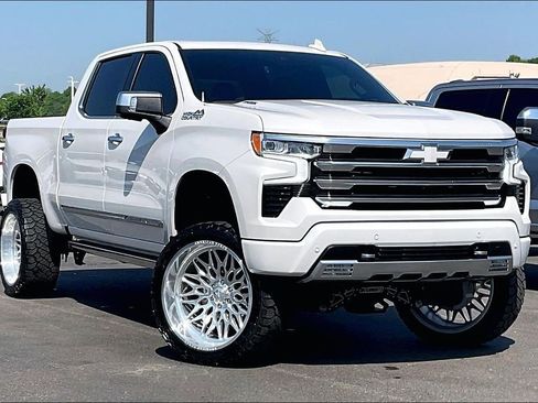 Used 2023 Chevrolet Silverado 1500 High Country w/ High Country Premium Package AWD/4WD image 38