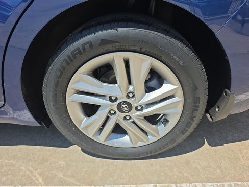 Used 2020 Hyundai Elantra SEL FWD image 29