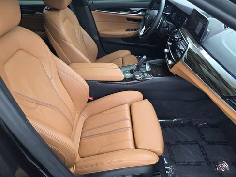 Used 2019 BMW 530e RWD image 29