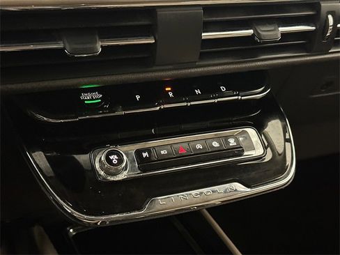 Used 2023 Lincoln Corsair AWD image 27