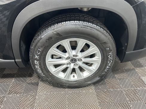 Used 2025 Toyota Grand Highlander XLE image 32