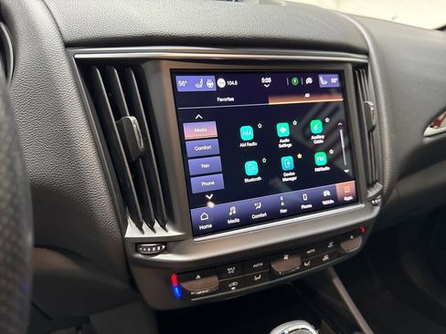 Used 2021 Maserati Levante image 25