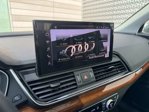 Certified 2025 Audi Q5 2.0T Premium w/ Convenience Plus Package image 15
