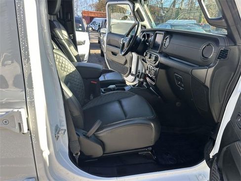 Certified 2022 Jeep Wrangler Unlimited Sahara image 24