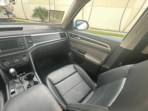 Used 2022 Volkswagen Atlas SE FWD image 11