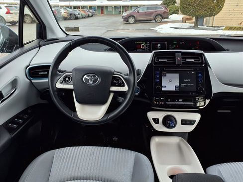 Used 2018 Toyota Prius Prime Plus image 8