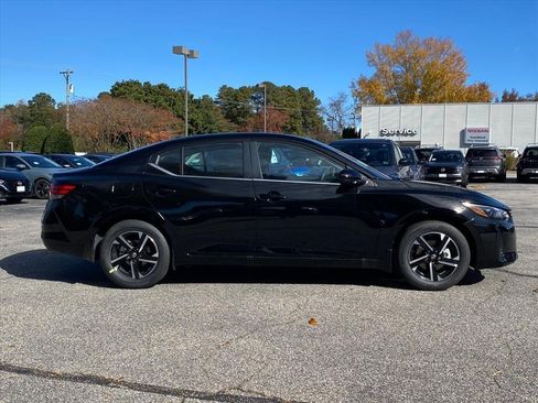 New 2025 Nissan Sentra SV image 2