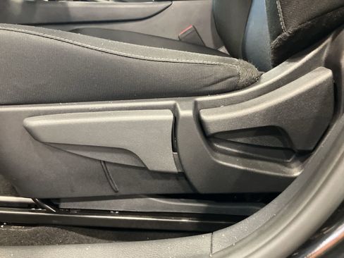 Used 2025 Nissan Sentra SV image 11