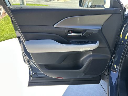 Used 2025 Toyota Grand Highlander LE image 14