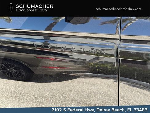 New 2026 Lincoln Navigator Reserve w/ Jet Appearance Package AWD/4WD image 9