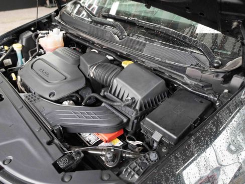 Used 2022 Chrysler Pacifica Touring-L image 33