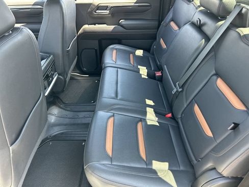 Used 2023 GMC Sierra 1500 AT4 w/ Technology Package AWD/4WD image 25