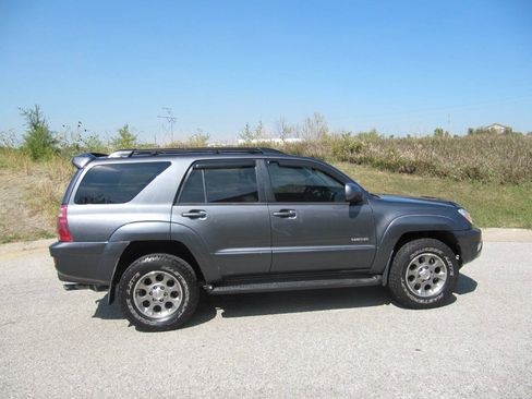 Used 2005 Toyota 4Runner Limited AWD/4WD image 7