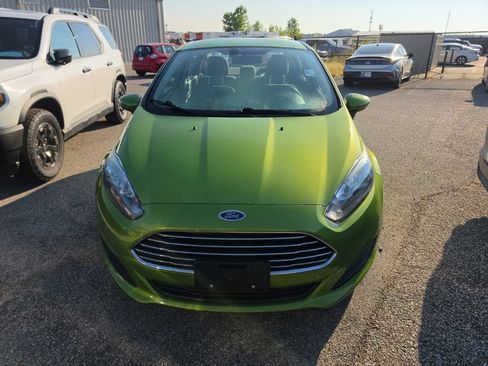 Used 2019 Ford Fiesta SE FWD image 4