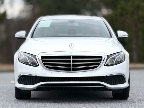 Used 2017 Mercedes-Benz E 300 image 2