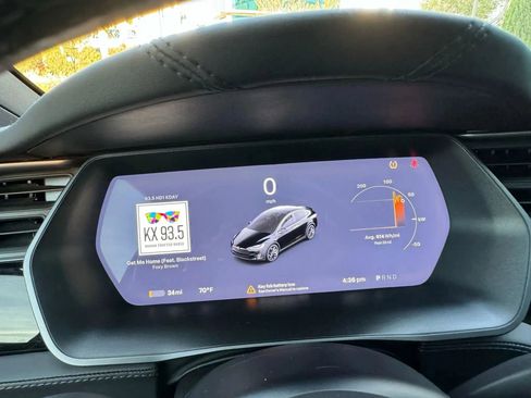 Used 2018 Tesla Model X 75D image 39