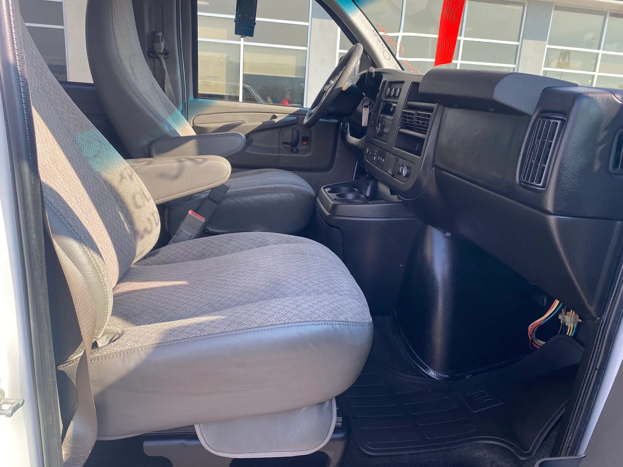 Used 2015 Chevrolet Express 3500 LT w/ LT Preferred Equipment Group RWD image 19