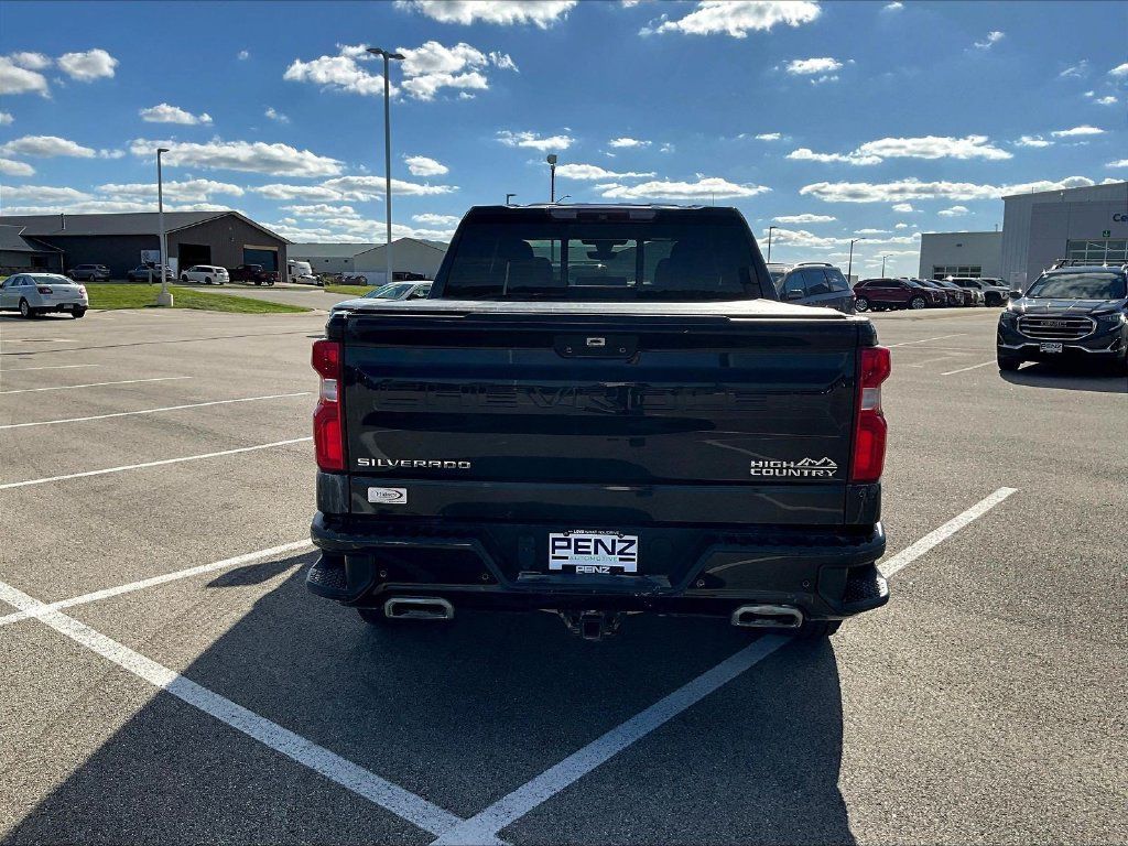 Used 2019 Chevrolet Silverado 1500 High Country w/ Technology Package AWD/4WD image 6