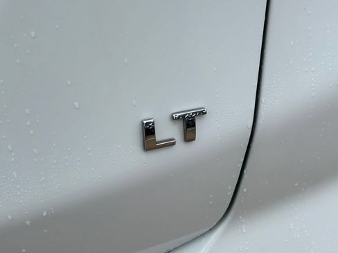 Used 2020 Chevrolet Equinox LT FWD image 13